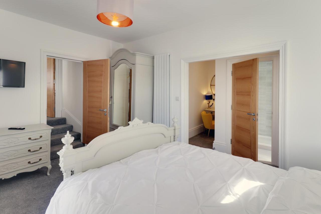 הייסטינגס Master Accommodation Suite 2 Sea View With Balcony מראה חיצוני תמונה
